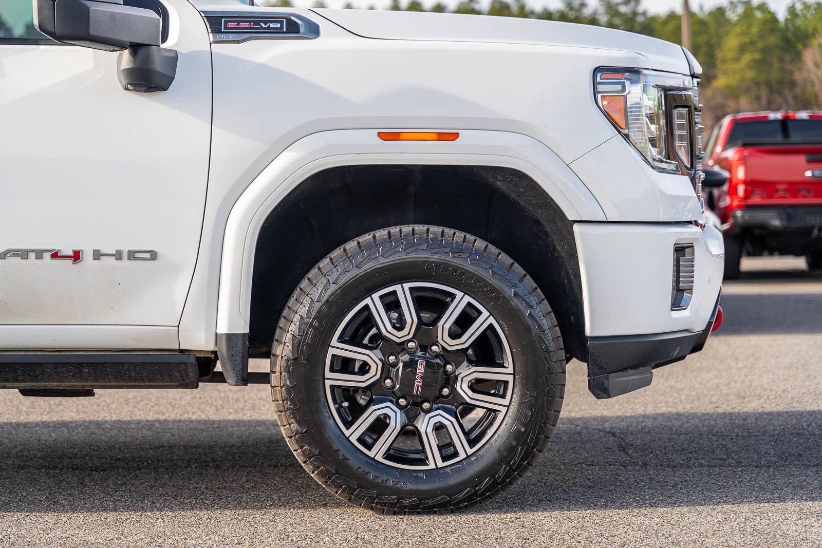 Used 2022 GMC Sierra 2500 AT4 w/ AT4 Preferred Package image 10