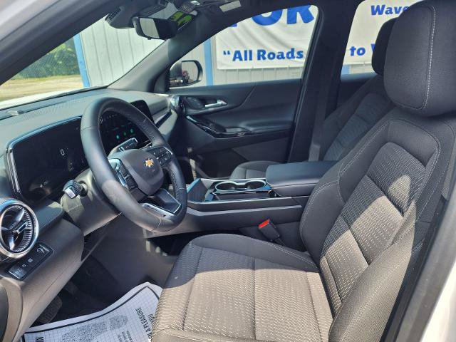 Used 2025 Chevrolet Equinox LT w/ Safety and Technology Package FWD image 12