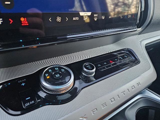 Certified 2025 Ford Expedition Active image 22