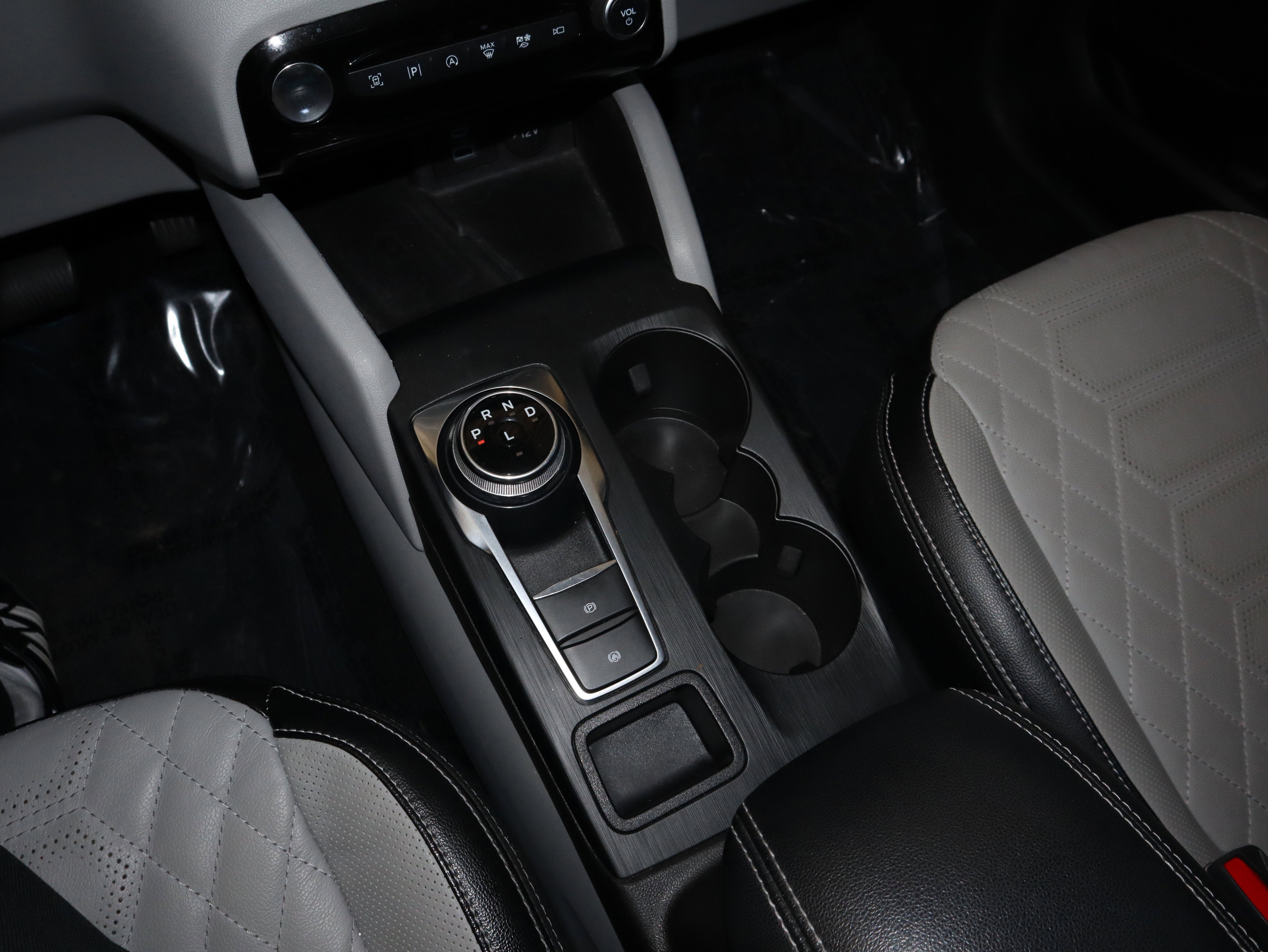 Certified 2023 Ford Escape Platinum w/ Premium Technology Package AWD/4WD image 30