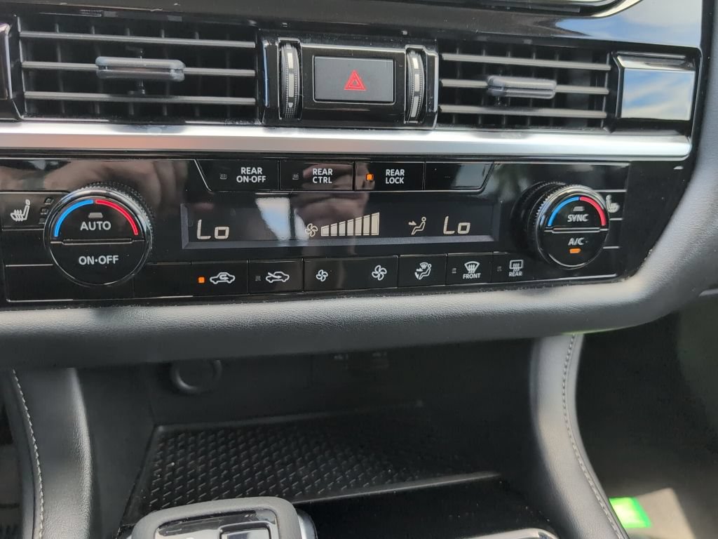 Used 2024 Nissan Pathfinder SV FWD image 18