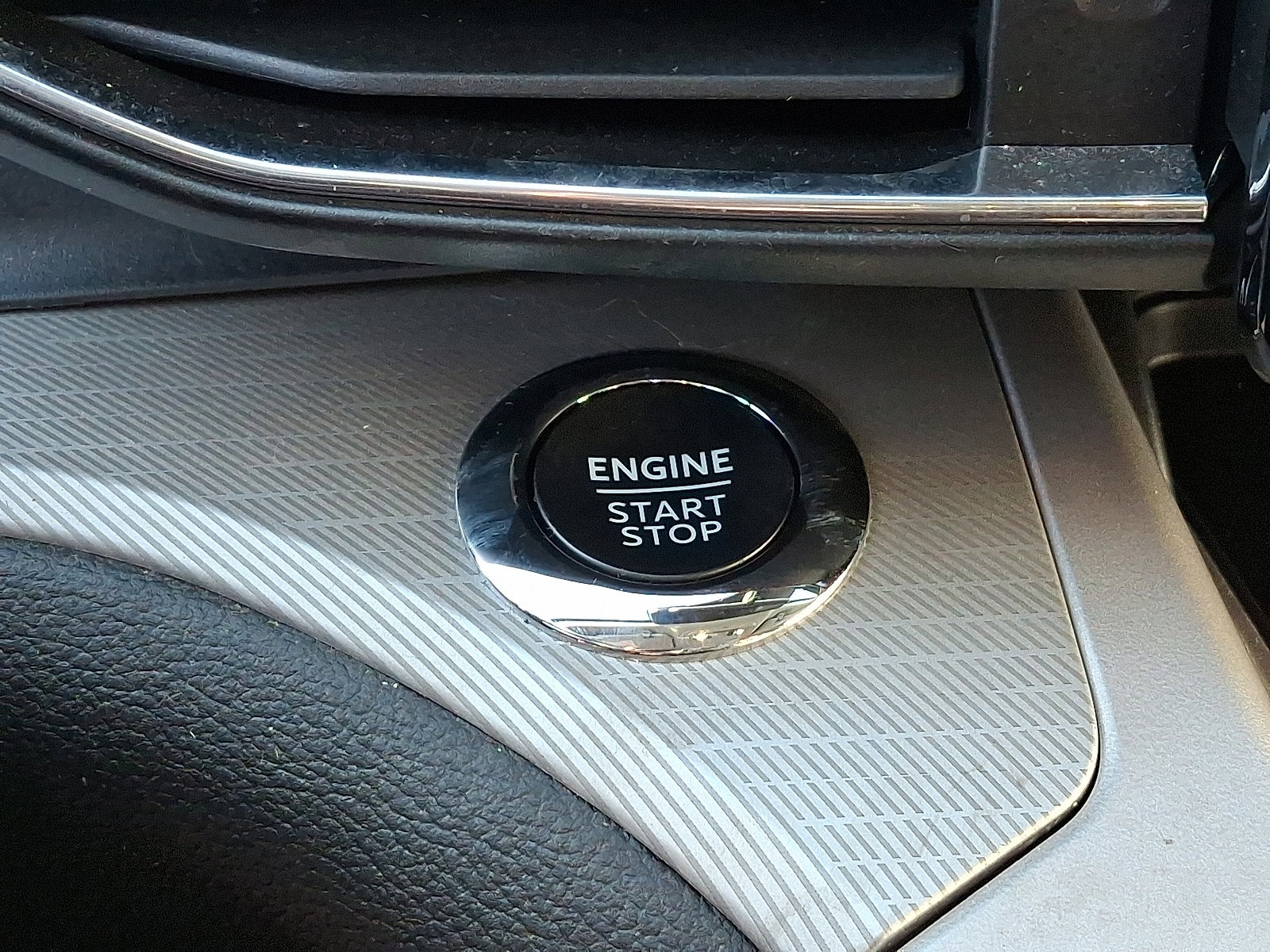 Certified 2023 Ford Explorer XLT w/ Equipment Group 202A image 27