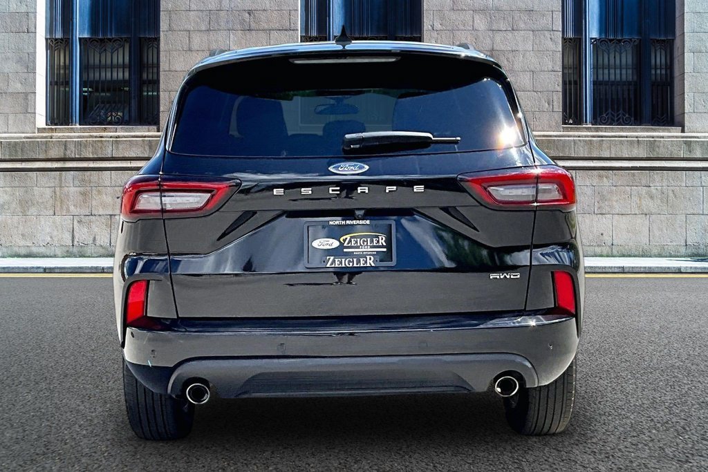 Certified 2024 Ford Escape ST-Line w/ Tech Pack #1 AWD/4WD image 4