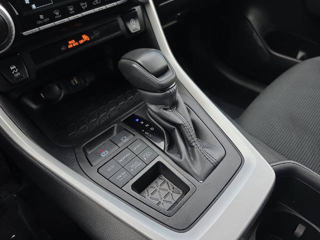 Used 2024 Toyota RAV4 LE AWD/4WD image 36