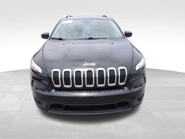 Used 2017 Jeep Cherokee Latitude FWD image 2