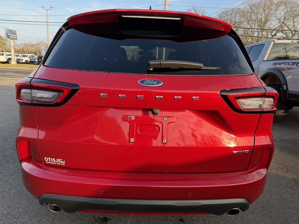 Certified 2025 Ford Escape ST-Line Elite w/ Premium Technology Package image 3