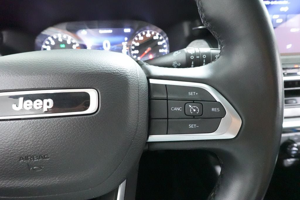 Used 2022 Jeep Compass Latitude AWD/4WD image 13