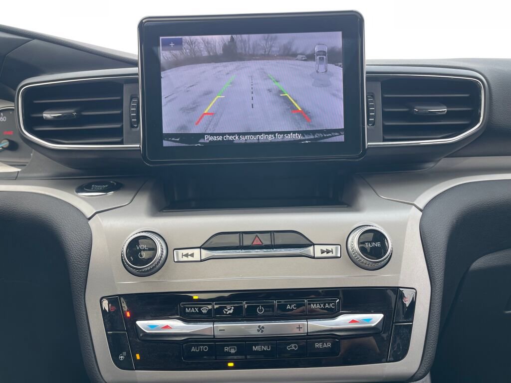 Certified 2022 Ford Explorer XLT w/ Equipment Group 202A image 17