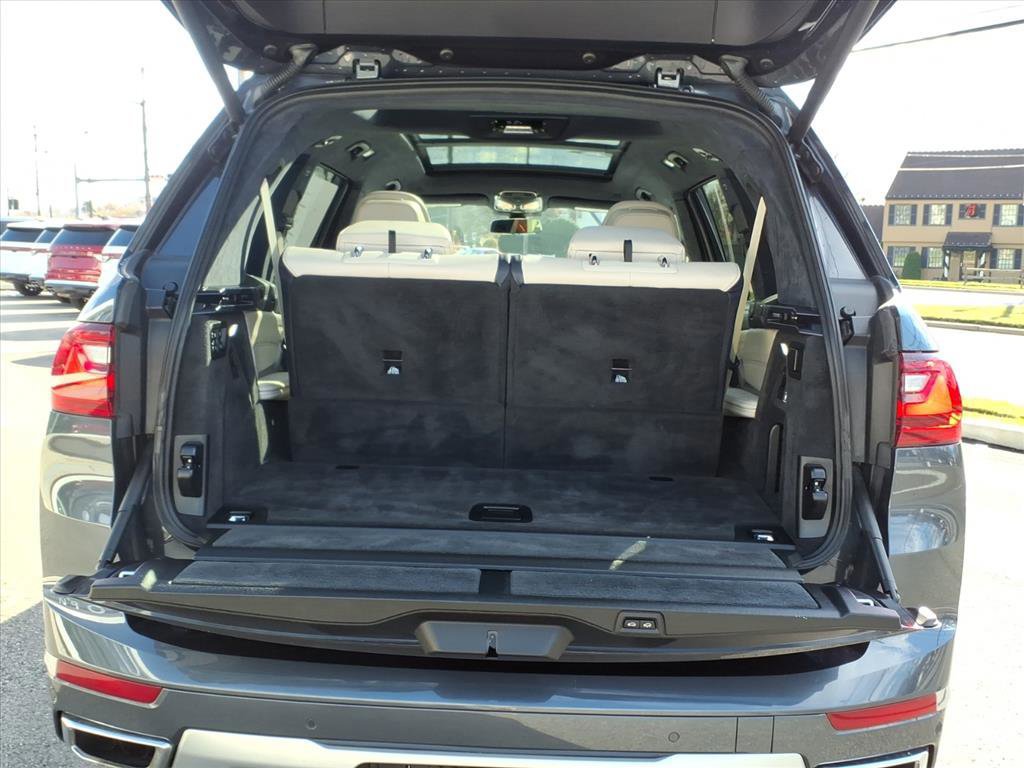Used 2019 BMW X7 xDrive50i w/ Premium Package image 11