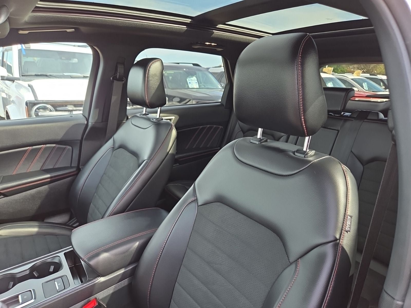 Certified 2024 Ford Edge ST-Line AWD/4WD image 29