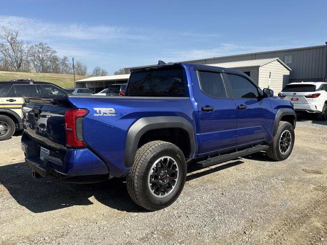 Used 2025 Toyota Tacoma TRD Off-Road image 4