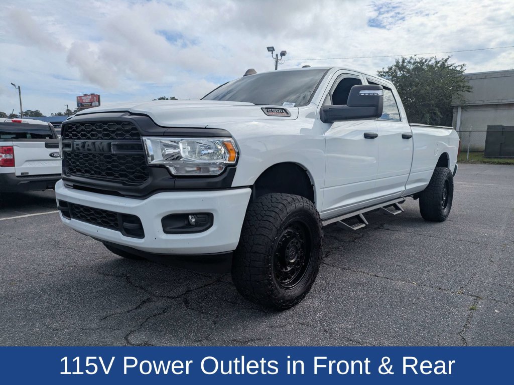 Used 2023 RAM 2500 Tradesman w/ Chrome Appearance Group AWD/4WD image 9