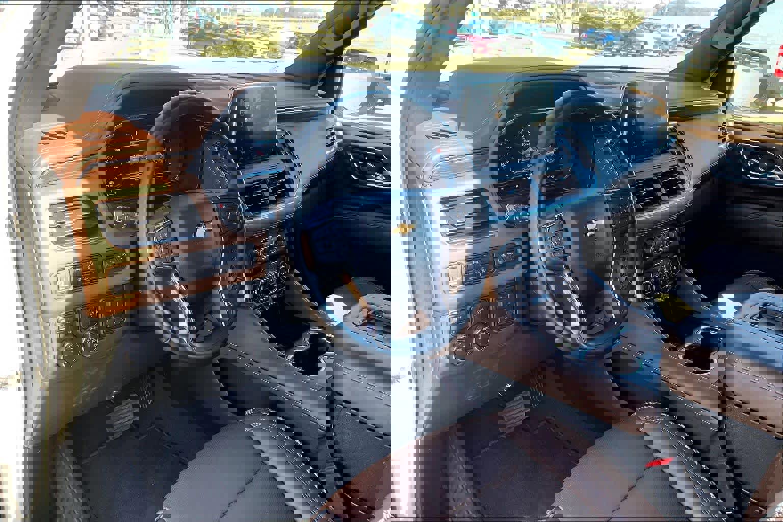 Used 2024 Chevrolet Tahoe High Country w/ Premium Package image 17