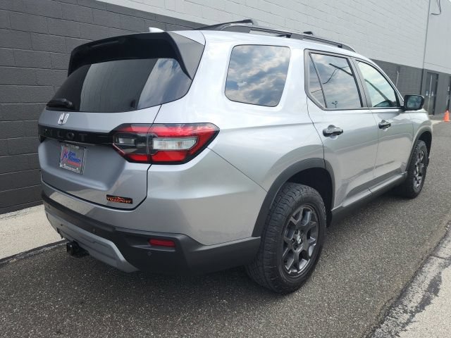 Used 2023 Honda Pilot TrailSport image 6