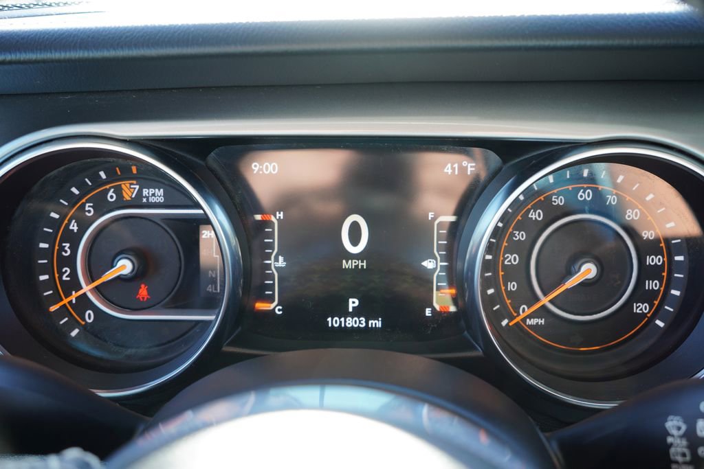 Used 2019 Jeep Wrangler Unlimited Sahara w/ Uconnect 4C Nav & Sound Group AWD/4WD image 31