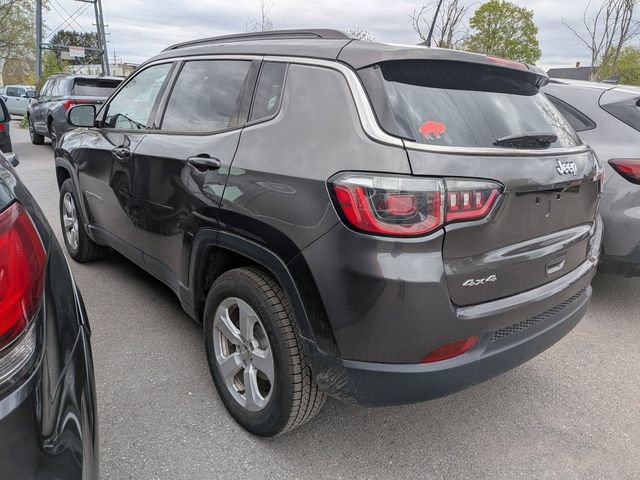 Used 2020 Jeep Compass Latitude w/ Cold Weather Group AWD/4WD image 2