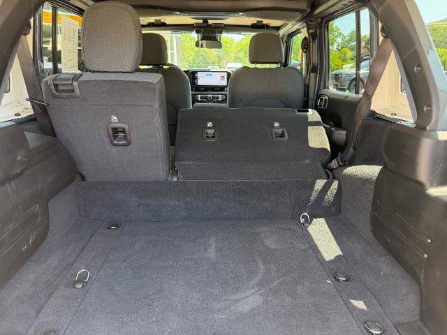 Used 2024 Jeep Wrangler Unlimited AWD/4WD image 14