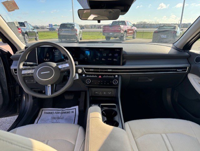 Used 2025 Hyundai Sonata SEL FWD image 27