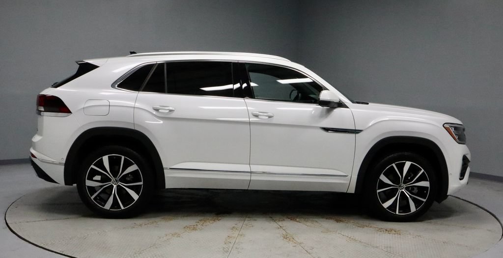 Used 2025 Volkswagen Atlas Cross Sport SEL Premium R-Line AWD/4WD image 13