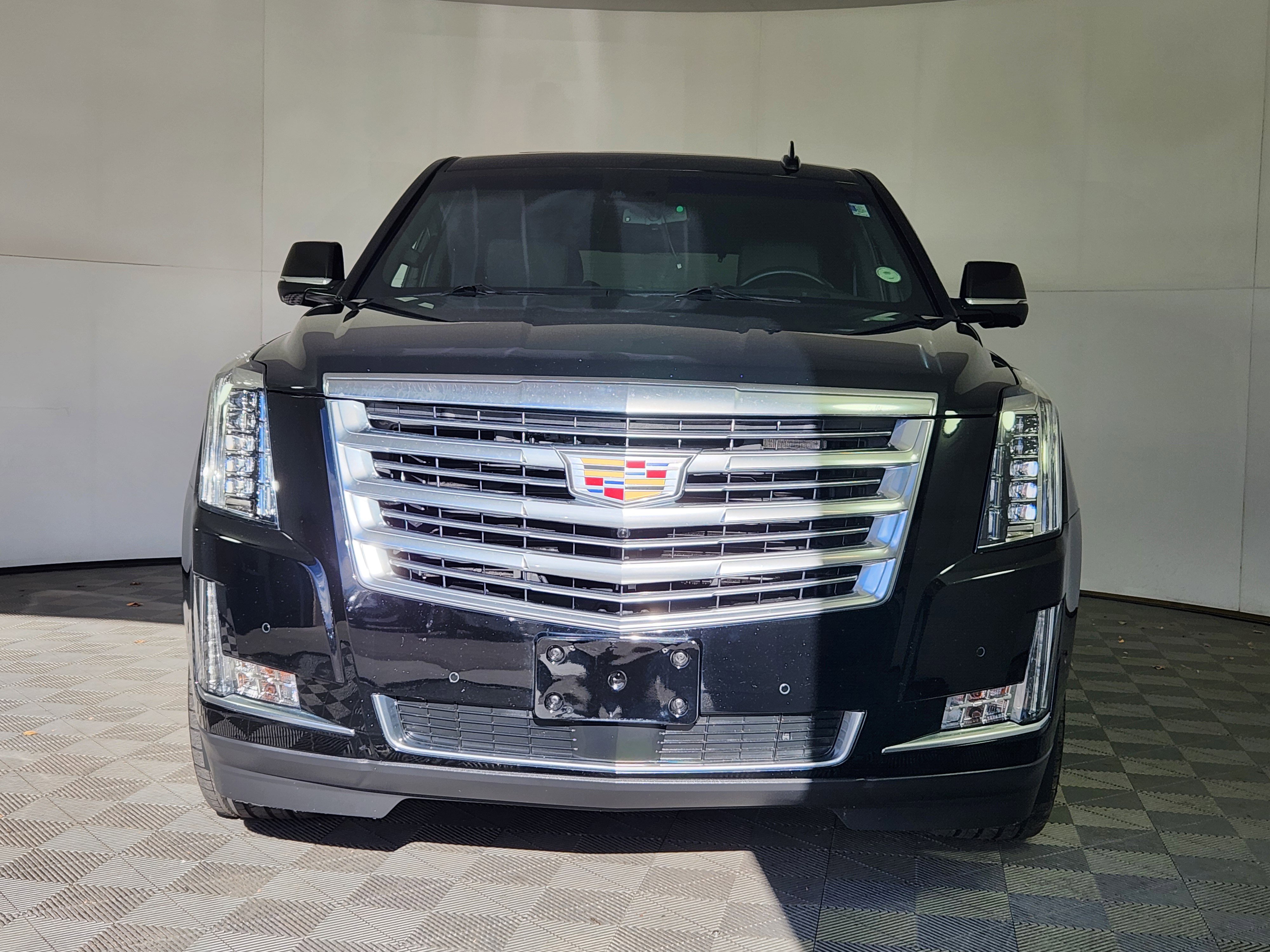 Used 2017 Cadillac Escalade Platinum video 2