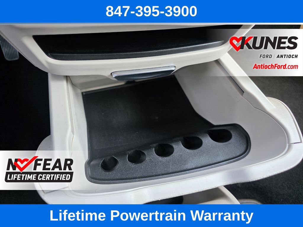 Used 2023 Chrysler Voyager LX image 55