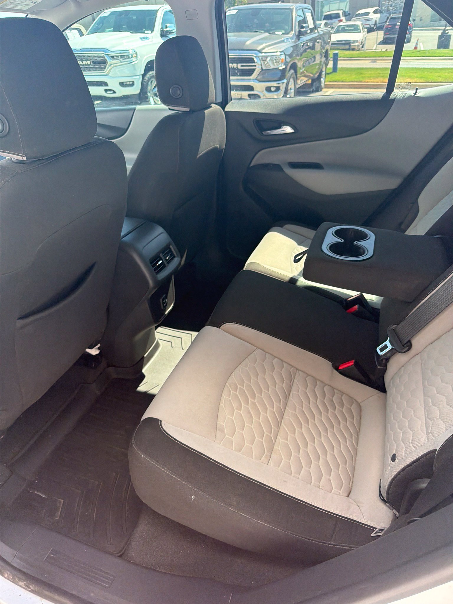 Used 2019 Chevrolet Equinox LS FWD image 7