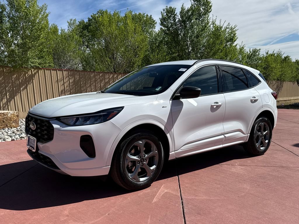 Certified 2023 Ford Escape ST-Line AWD/4WD image 4