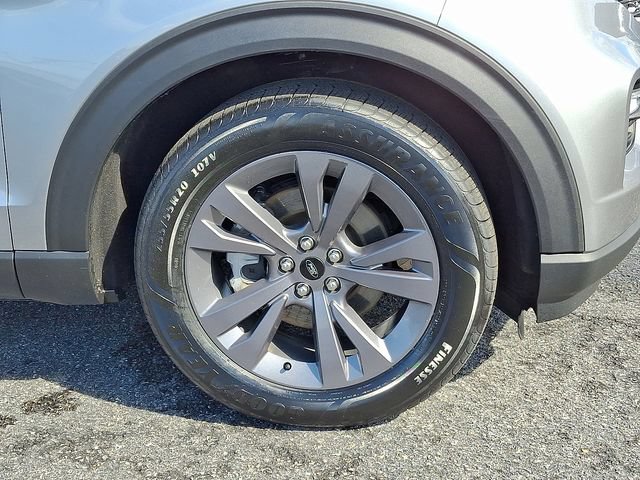 Certified 2023 Ford Explorer XLT w/ Equipment Group 202A AWD/4WD image 8