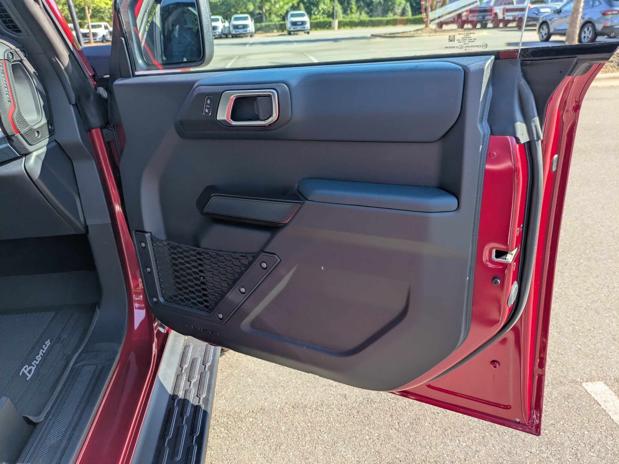 Certified 2025 Ford Bronco Heritage Edition AWD/4WD image 41
