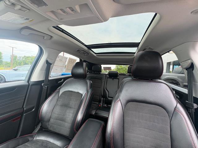 Certified 2022 Ford Escape SEL w/ SEL Stealth AWD Package image 12
