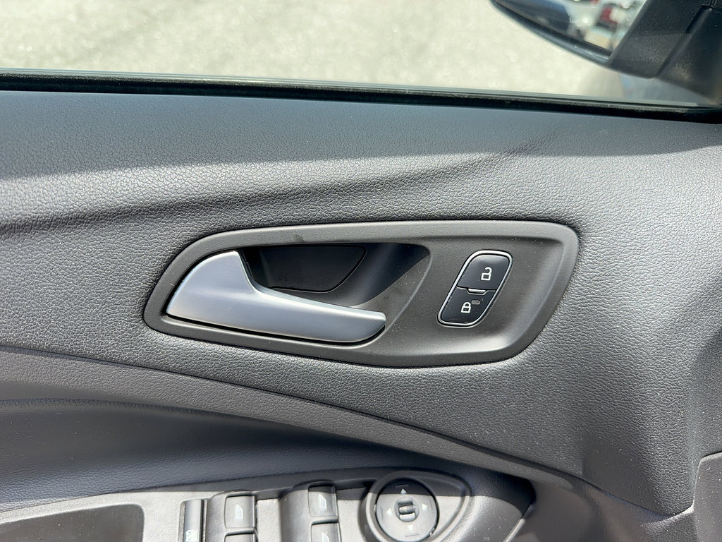 Certified 2018 Ford Escape SE w/ SE Sync 3 Package FWD image 9