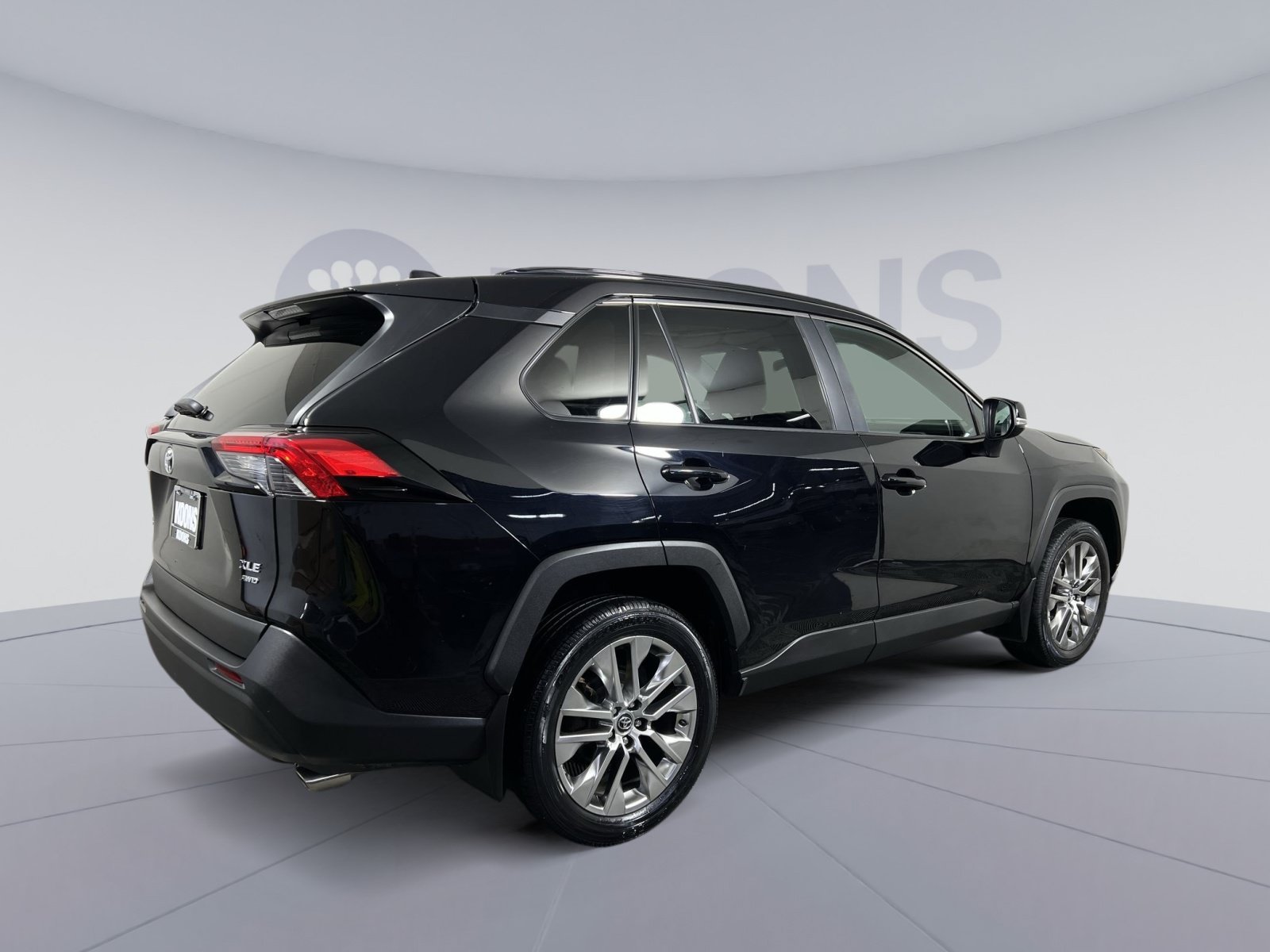 Used 2021 Toyota RAV4 XLE Premium AWD/4WD image 11