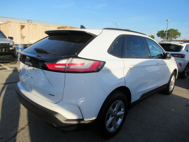 Certified 2024 Ford Edge SE image 5