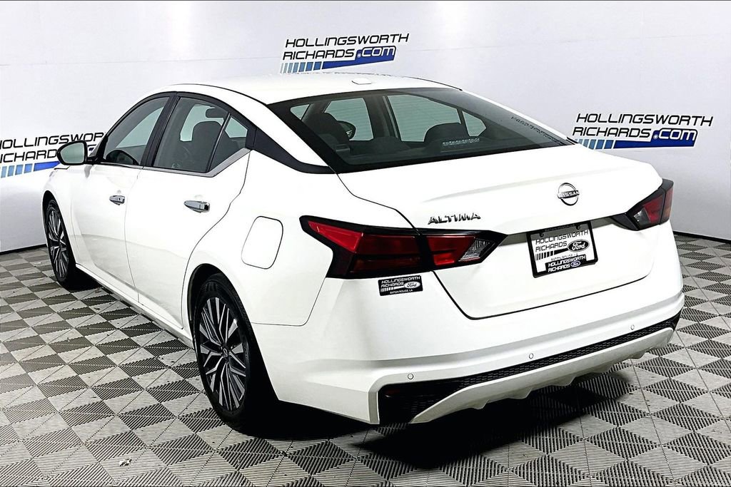 Used 2025 Nissan Altima 2.5 SV FWD image 8