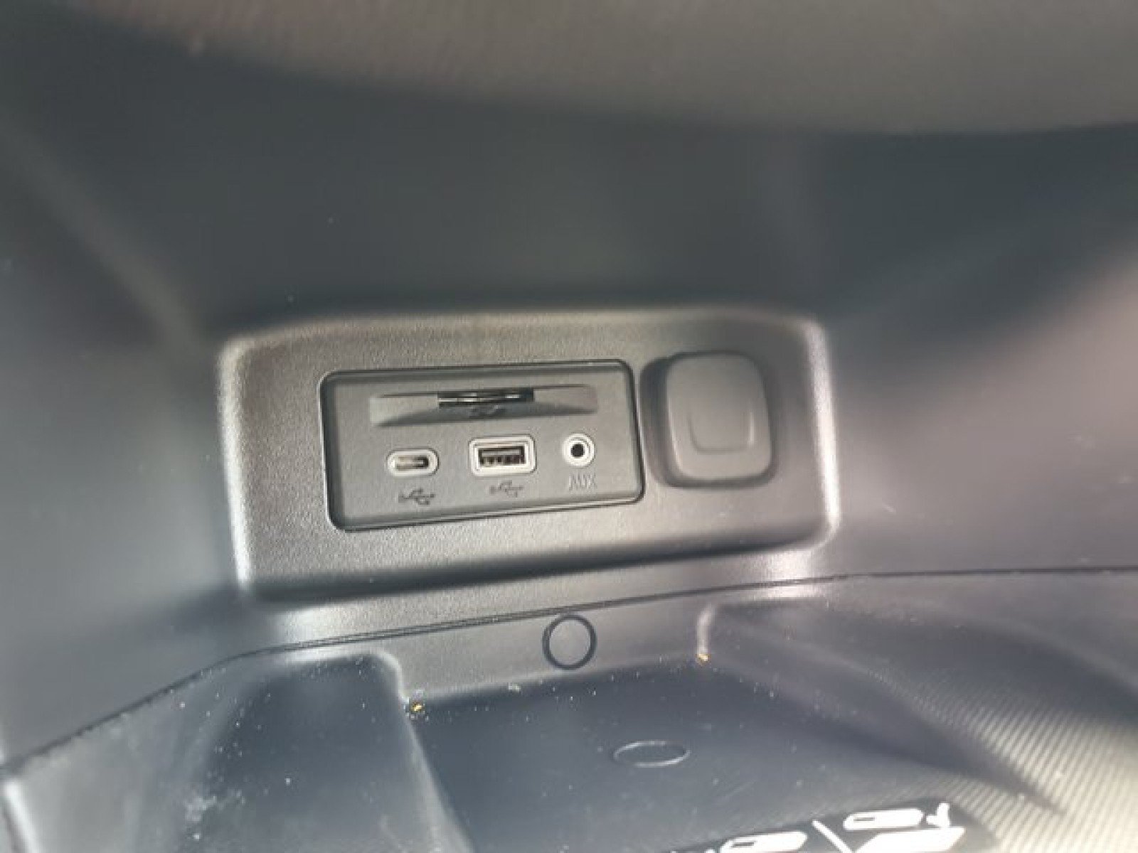 Used 2024 Chevrolet Equinox Premier AWD/4WD image 25