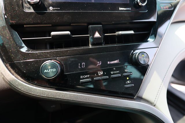 Used 2021 Toyota Camry SE w/ Convenience Package FWD image 15