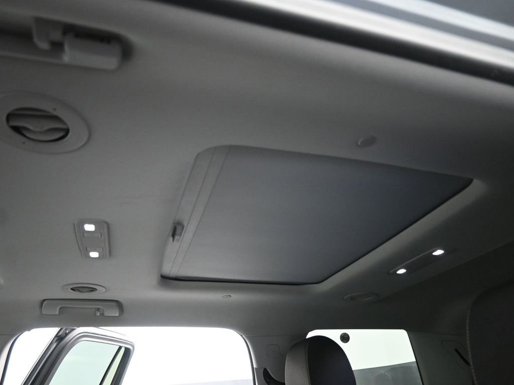 Used 2021 GMC Acadia SLE w/ Driver Convenience Package image 25