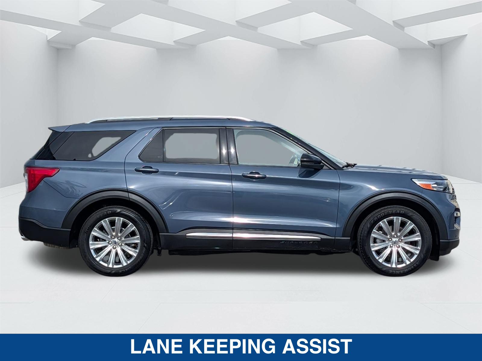 Certified 2021 Ford Explorer Limited w/ Equipment Group 301A RWD image 4