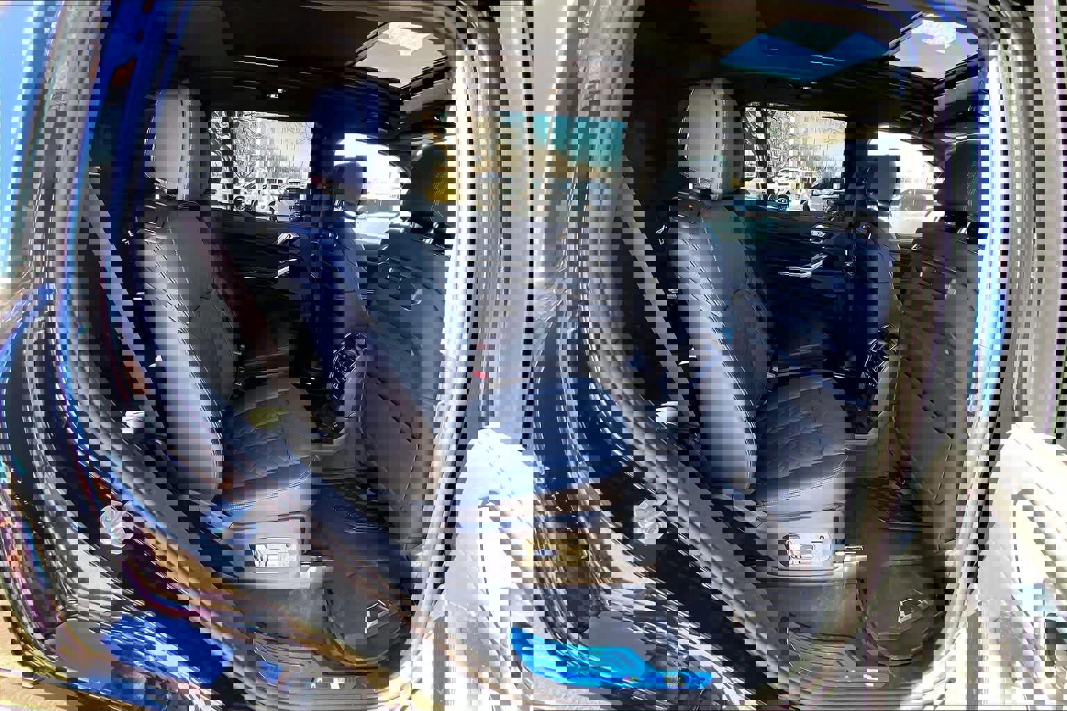 Used 2025 BMW X7 xDrive40i w/ Executive Package image 19