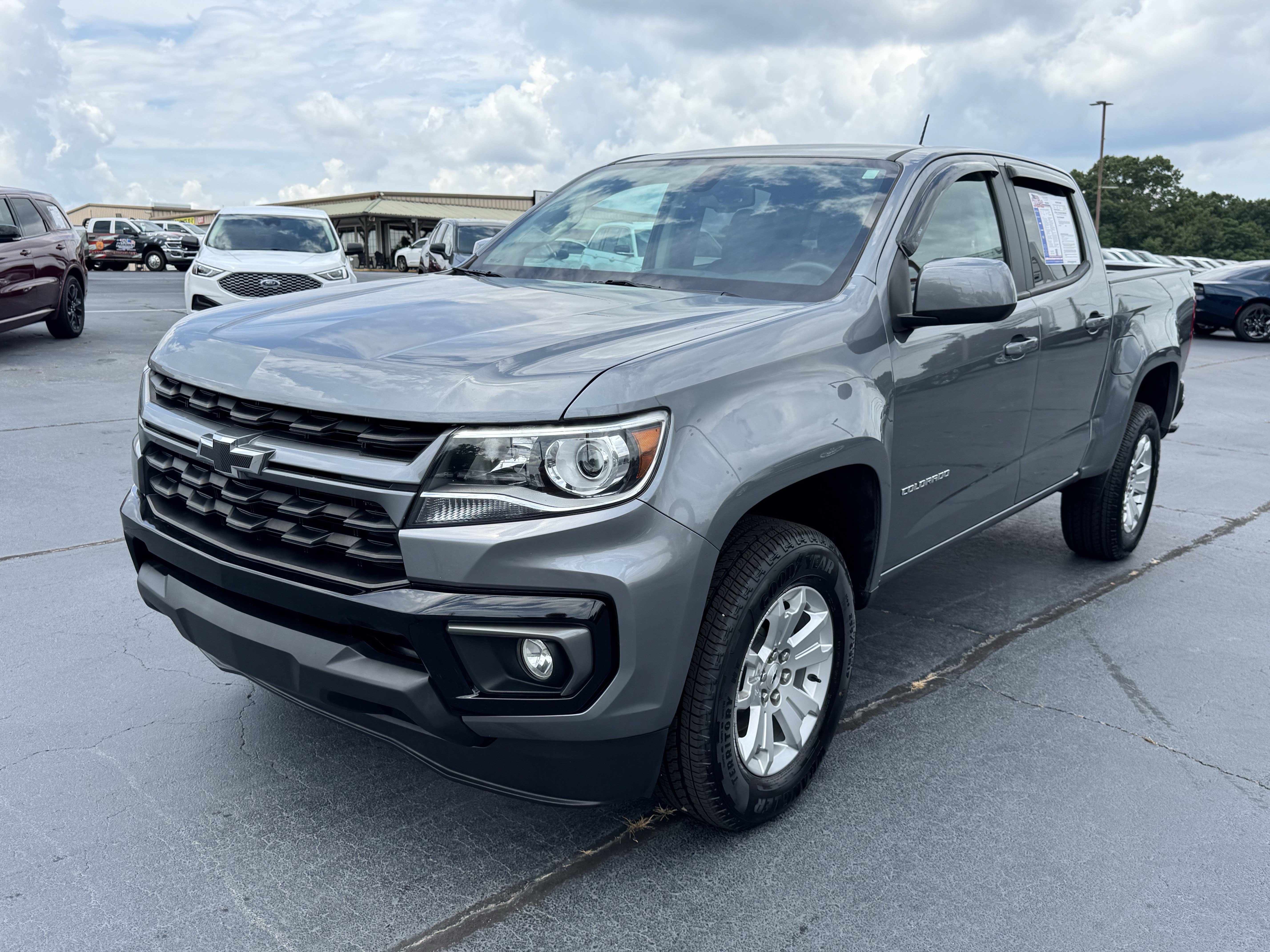 Used 2022 Chevrolet Colorado LT w/ Luxury Package RWD image 2