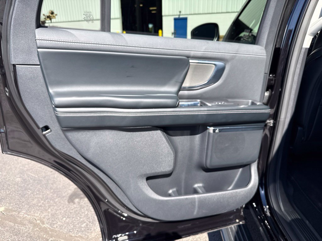 Certified 2025 Ford Expedition Platinum AWD/4WD image 38