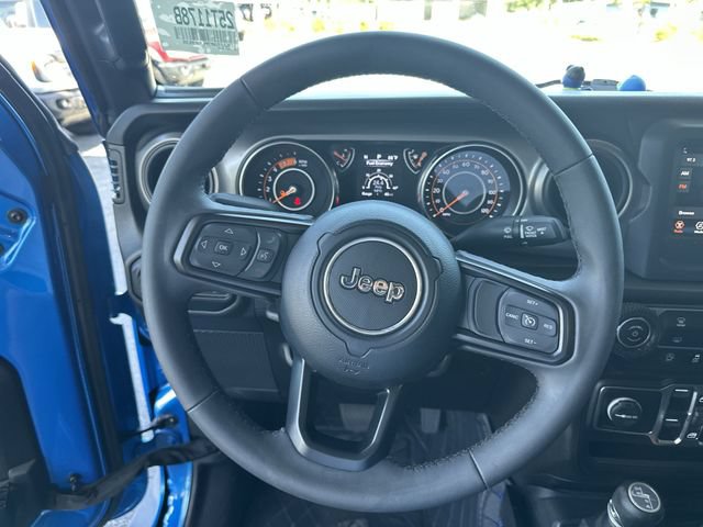 Used 2023 Jeep Gladiator Sport AWD/4WD image 15