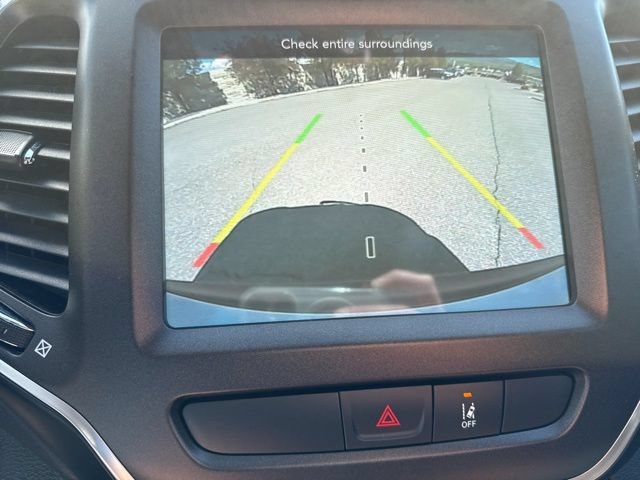 Used 2022 Jeep Cherokee Trailhawk w/ Premium Leather Package AWD/4WD image 29