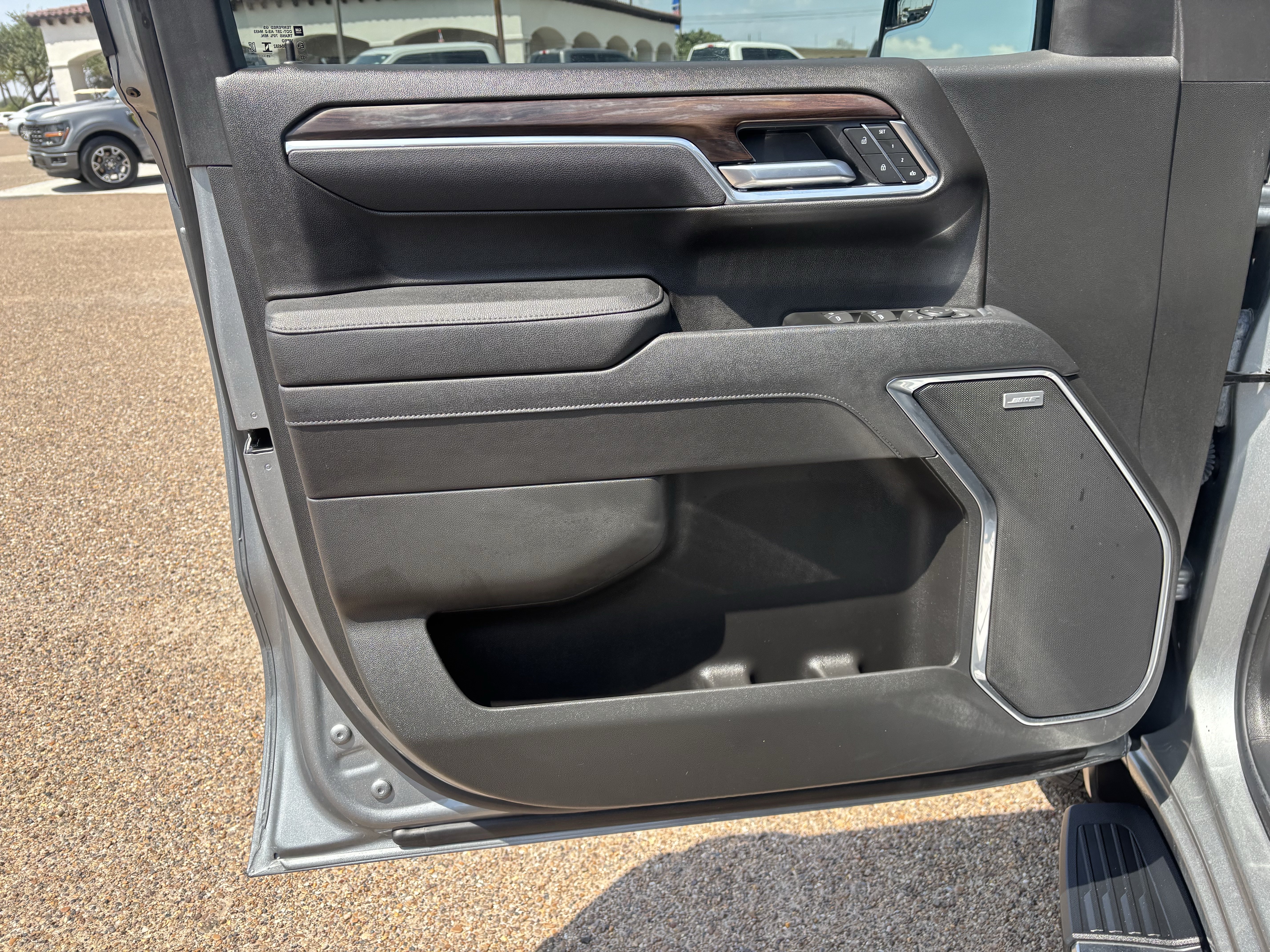 Used 2026 GMC Sierra 1500 SLT RWD image 9