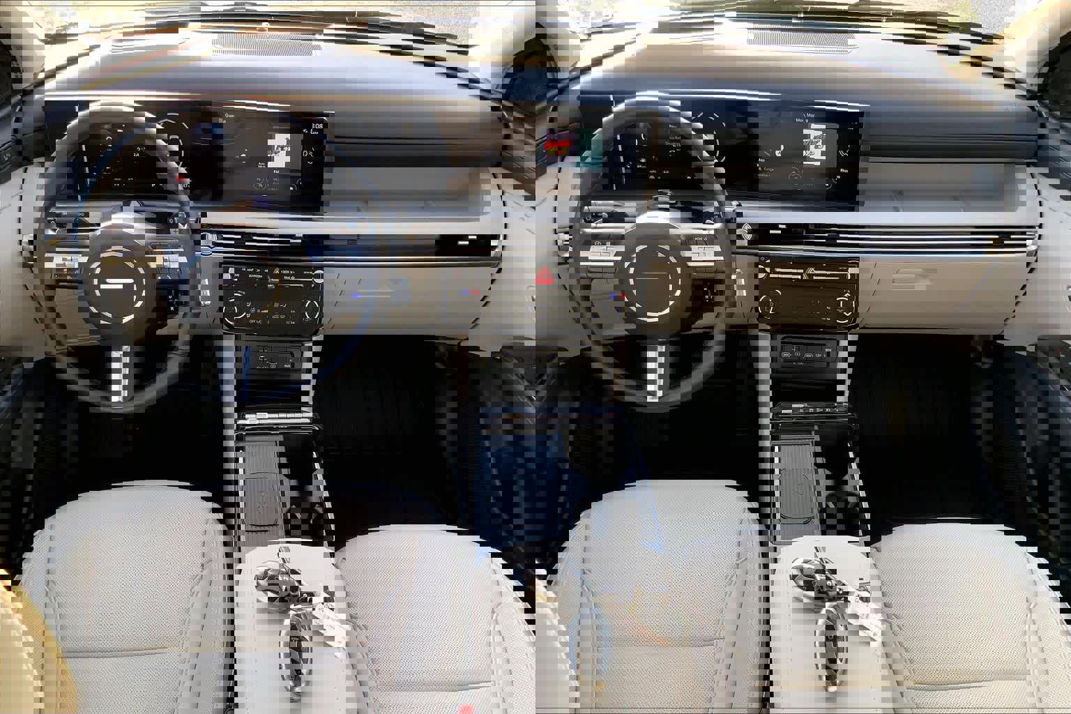 Used 2025 Hyundai Tucson Limited image 15