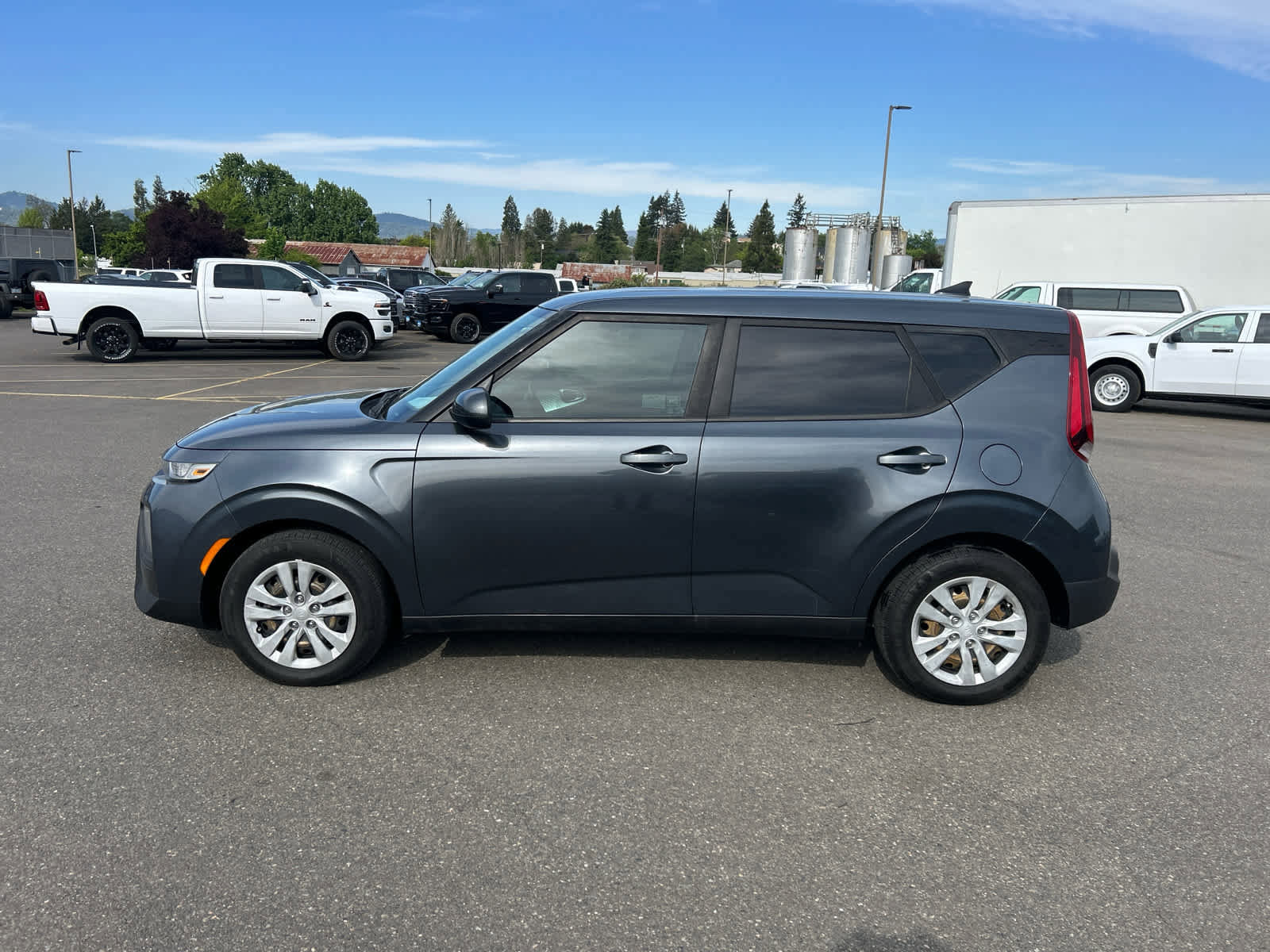 Used 2020 Kia Soul LX FWD image 2