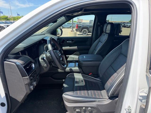 Used 2025 GMC Yukon AT4 Ultimate AWD/4WD image 12