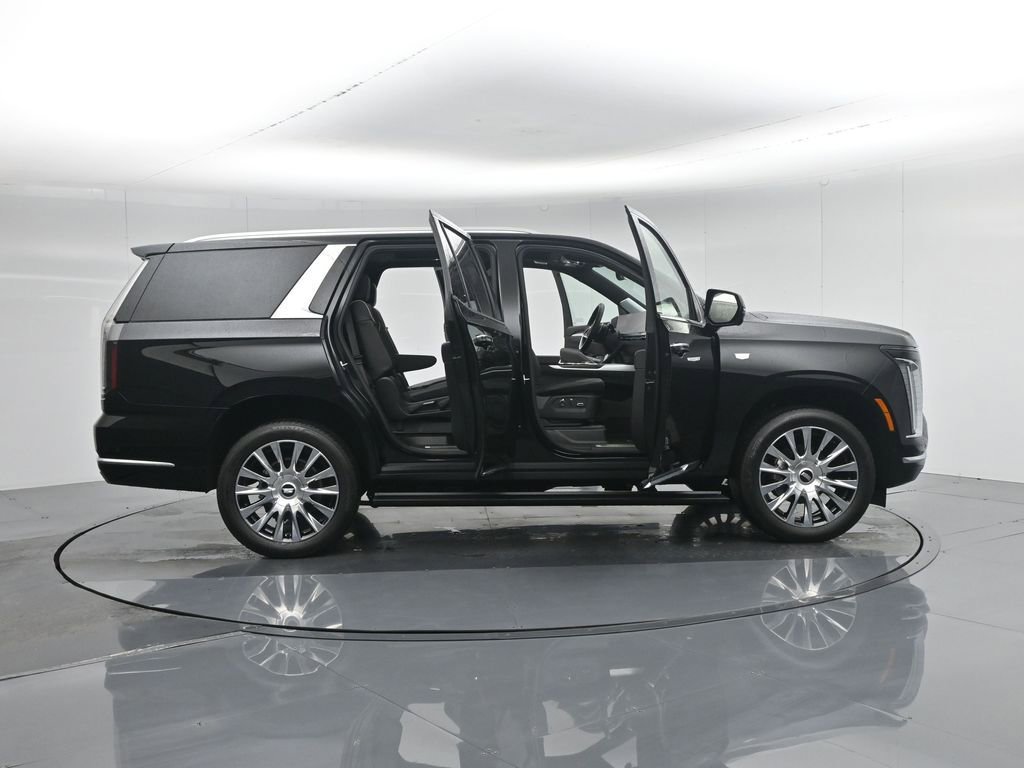 Used 2026 Cadillac Escalade Platinum Luxury image 5