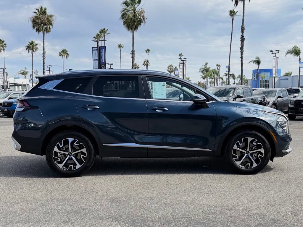 Used 2025 Kia Sportage EX AWD/4WD image 9