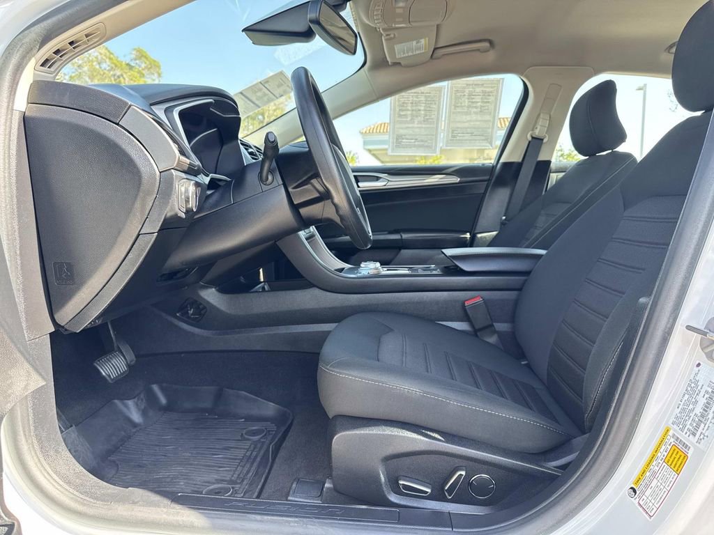Certified 2019 Ford Fusion SE image 20